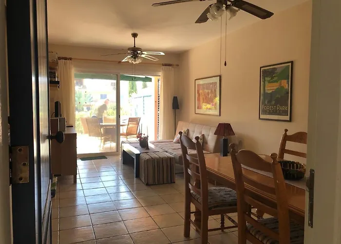 Limnaria - Comfy 2 Bed, 2 Bath Ground Floor Apartament